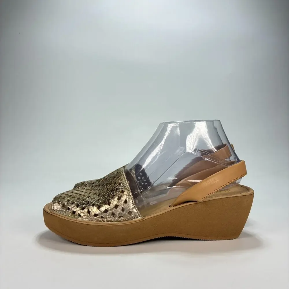 Kenneth Cole Reaction Fine Glass 2 Gold Laser Cut Wedge Sandals Womens Siz7.5M